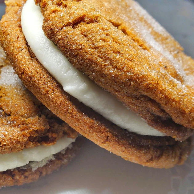 Spiced Molasses Sandwich Cookies - (4 pk) - Image 2
